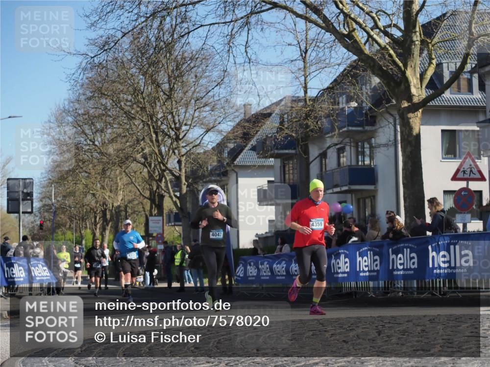 06.04.2025 - 44. Internationalen Wilhelmsburger Insellauf Luisa Fischer http://msf.ph/oto/7578020 06.04.2025 10:38:57 Ziel 4337, 4047, 4359 meine-sportfotos.de