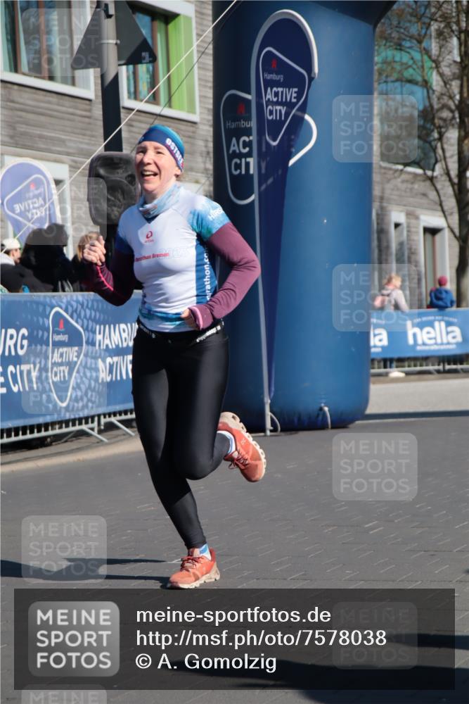 06.04.2025 - 44. Internationalen Wilhelmsburger Insellauf A. Gomolzig http://msf.ph/oto/7578038 06.04.2025 10:29:33 Ziel 3793, 4102, 4135, 4272, 4347 meine-sportfotos.de