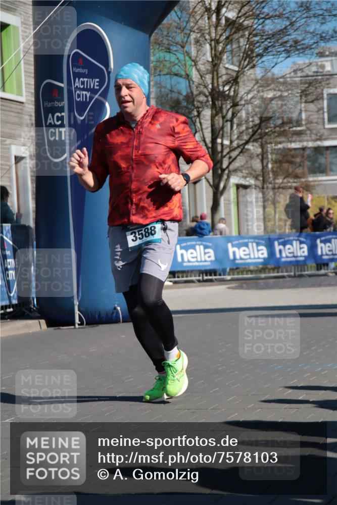06.04.2025 - 44. Internationalen Wilhelmsburger Insellauf A. Gomolzig http://msf.ph/oto/7578103 06.04.2025 10:29:27 Ziel 3588, 3741, 4102, 4135, 4272 meine-sportfotos.de