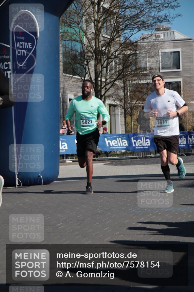 06.04.2025 - 44. Internationalen Wilhelmsburger Insellauf A. Gomolzig http://msf.ph/oto/7578154 06.04.2025 10:29:13 Ziel 3284, 3443, 3611, 5021 meine-sportfotos.de