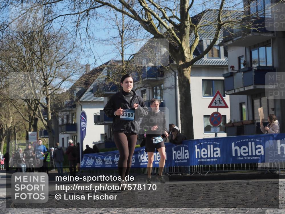 06.04.2025 - 44. Internationalen Wilhelmsburger Insellauf Luisa Fischer http://msf.ph/oto/7578170 06.04.2025 10:43:35 Ziel 4144, 3380, 4502 meine-sportfotos.de