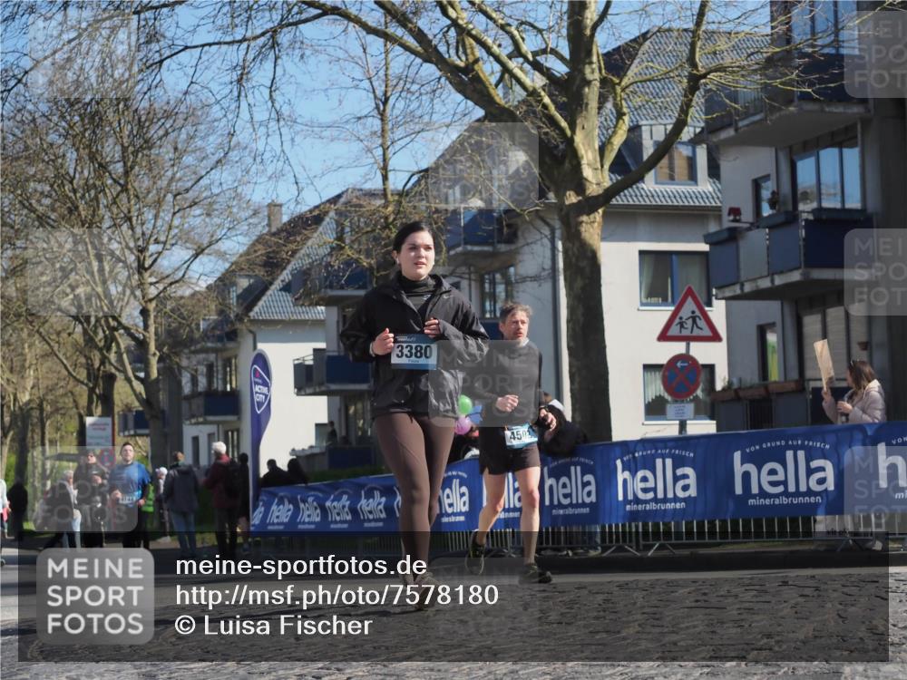06.04.2025 - 44. Internationalen Wilhelmsburger Insellauf Luisa Fischer http://msf.ph/oto/7578180 06.04.2025 10:43:35 Ziel 3380, 4502 meine-sportfotos.de
