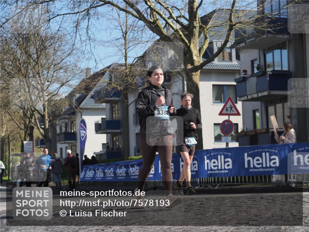 06.04.2025 - 44. Internationalen Wilhelmsburger Insellauf Luisa Fischer http://msf.ph/oto/7578193 06.04.2025 10:43:36 Ziel 338, 4502 meine-sportfotos.de