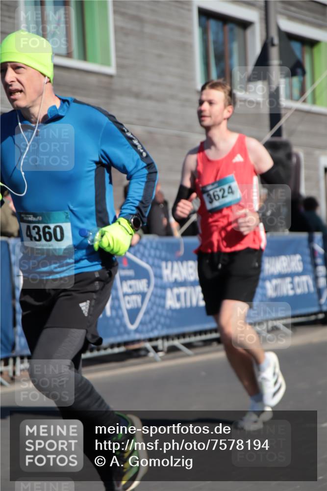 06.04.2025 - 44. Internationalen Wilhelmsburger Insellauf A. Gomolzig http://msf.ph/oto/7578194 06.04.2025 10:29:04 Ziel 3443, 3624, 4360 meine-sportfotos.de