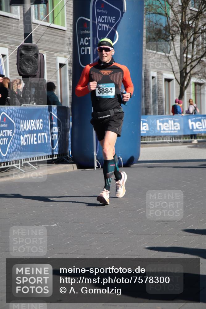 06.04.2025 - 44. Internationalen Wilhelmsburger Insellauf A. Gomolzig http://msf.ph/oto/7578300 06.04.2025 10:28:42 Ziel 3403, 3884, 5206 meine-sportfotos.de