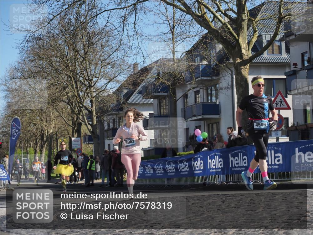 06.04.2025 - 44. Internationalen Wilhelmsburger Insellauf Luisa Fischer http://msf.ph/oto/7578319 06.04.2025 10:43:45 Ziel 4222, 5063, 4509 meine-sportfotos.de