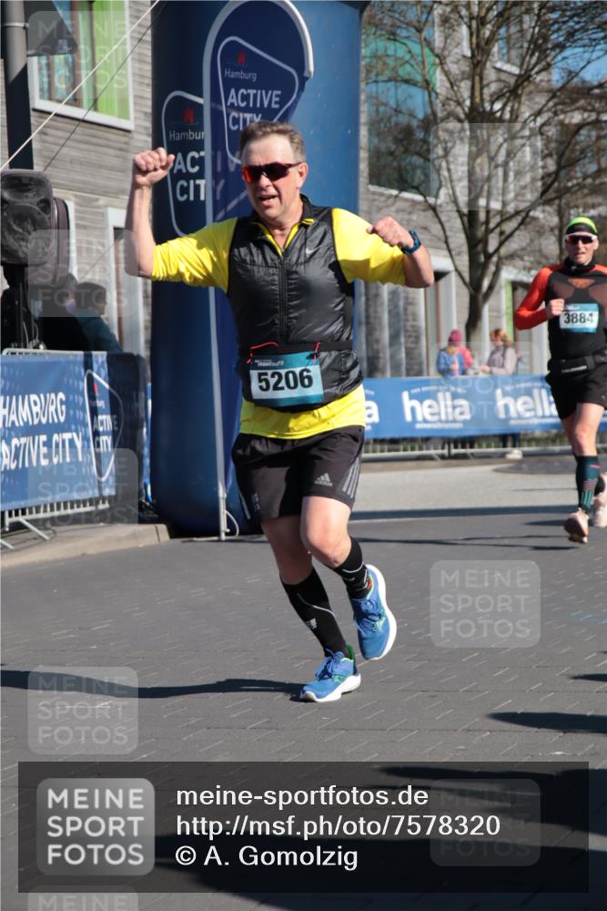 06.04.2025 - 44. Internationalen Wilhelmsburger Insellauf A. Gomolzig http://msf.ph/oto/7578320 06.04.2025 10:28:41 Ziel 3403, 3884, 5206 meine-sportfotos.de