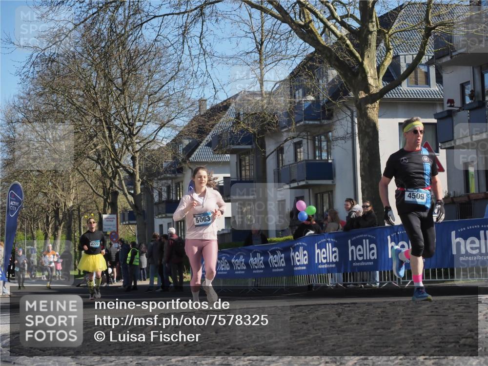 06.04.2025 - 44. Internationalen Wilhelmsburger Insellauf Luisa Fischer http://msf.ph/oto/7578325 06.04.2025 10:43:45 Ziel 4222, 5063, 4509 meine-sportfotos.de