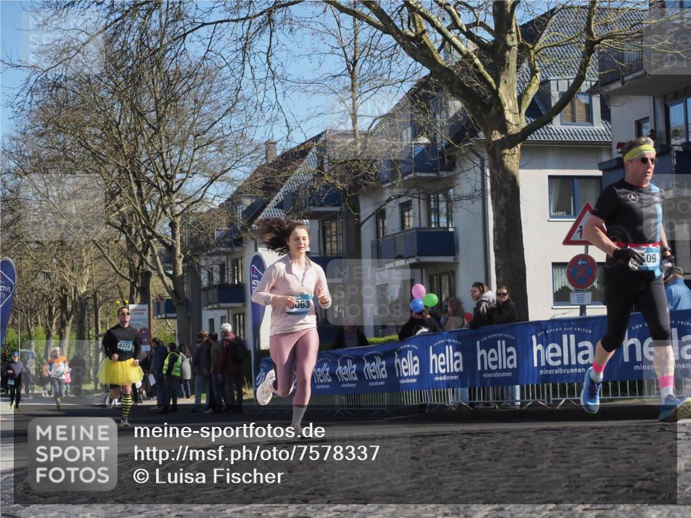 06.04.2025 - 44. Internationalen Wilhelmsburger Insellauf Luisa Fischer http://msf.ph/oto/7578337 06.04.2025 10:43:46 Ziel 4222, 063, 09 meine-sportfotos.de