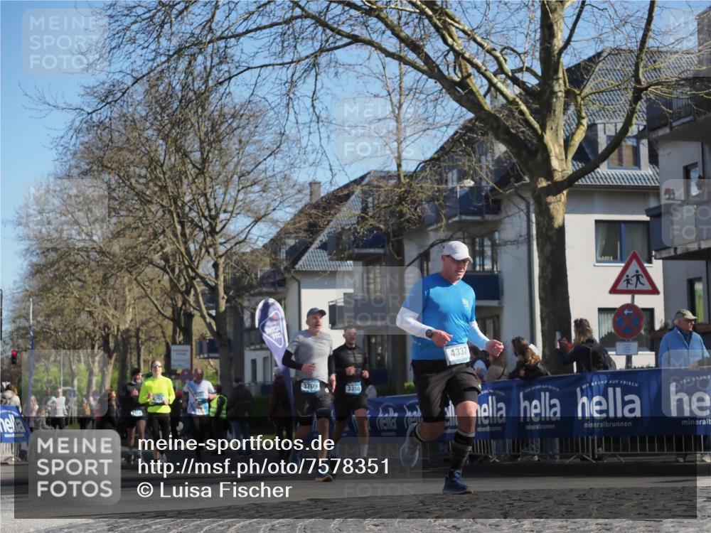 06.04.2025 - 44. Internationalen Wilhelmsburger Insellauf Luisa Fischer http://msf.ph/oto/7578351 06.04.2025 10:39:01 Ziel 3709, 3350, 4337 meine-sportfotos.de