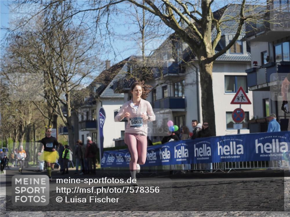 06.04.2025 - 44. Internationalen Wilhelmsburger Insellauf Luisa Fischer http://msf.ph/oto/7578356 06.04.2025 10:43:46 Ziel 4222, 5063 meine-sportfotos.de