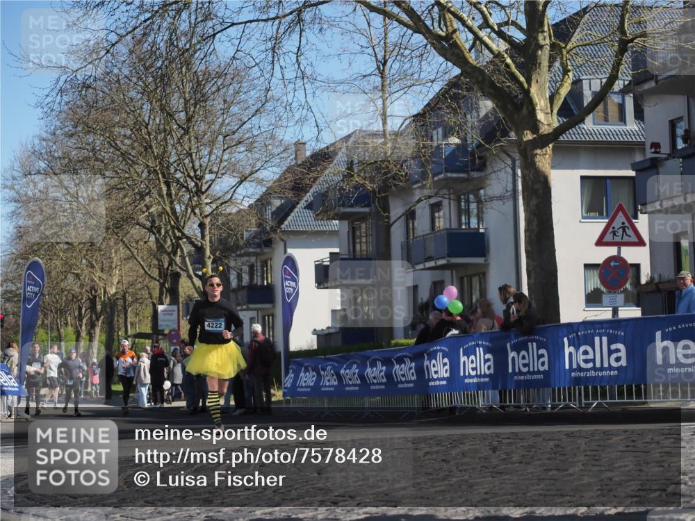 06.04.2025 - 44. Internationalen Wilhelmsburger Insellauf Luisa Fischer http://msf.ph/oto/7578428 06.04.2025 10:43:47 Ziel 4222 meine-sportfotos.de