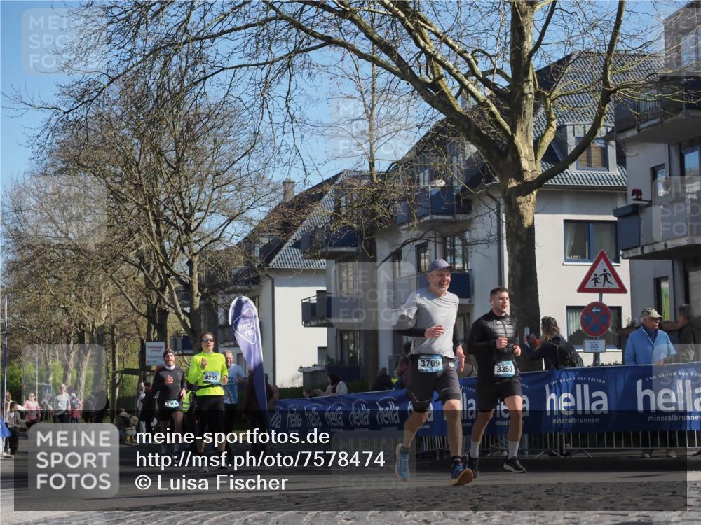 06.04.2025 - 44. Internationalen Wilhelmsburger Insellauf Luisa Fischer http://msf.ph/oto/7578474 06.04.2025 10:39:03 Ziel 4253, 60, 3709, 3350 meine-sportfotos.de