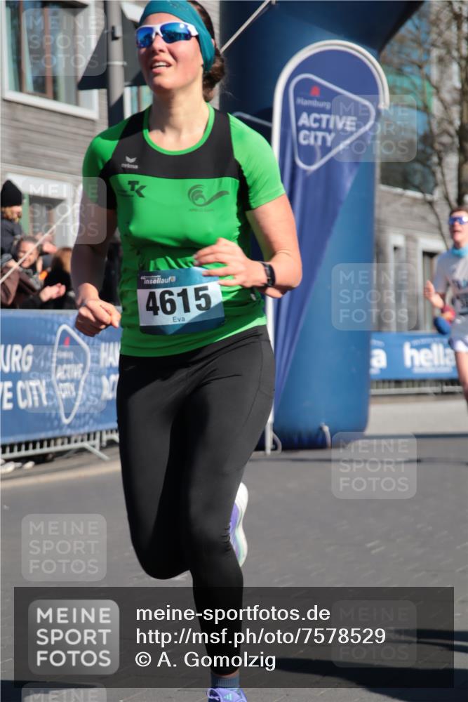 06.04.2025 - 44. Internationalen Wilhelmsburger Insellauf A. Gomolzig http://msf.ph/oto/7578529 06.04.2025 10:27:52 Ziel 3804, 3824, 4615, 5070 meine-sportfotos.de