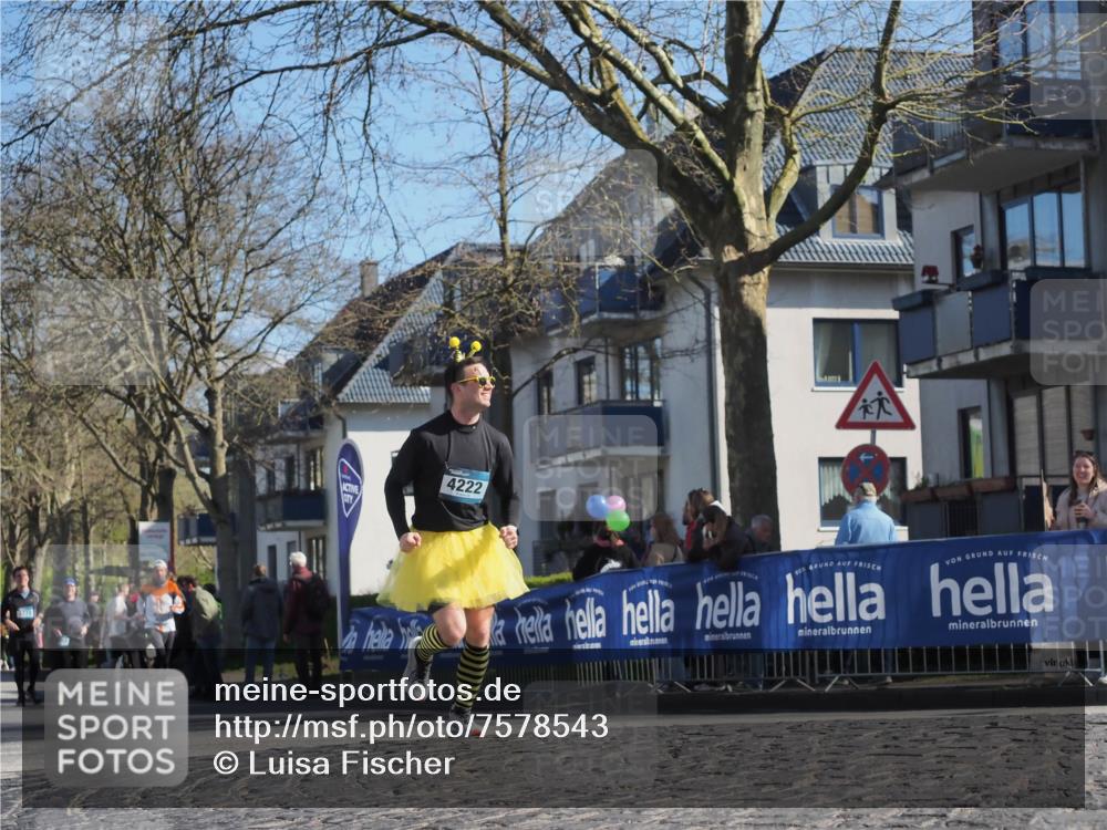 06.04.2025 - 44. Internationalen Wilhelmsburger Insellauf Luisa Fischer http://msf.ph/oto/7578543 06.04.2025 10:43:49 Ziel 4222 meine-sportfotos.de