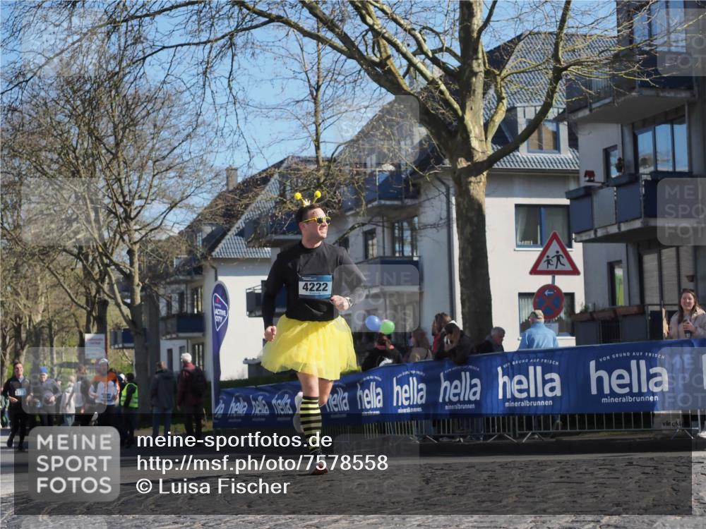 06.04.2025 - 44. Internationalen Wilhelmsburger Insellauf Luisa Fischer http://msf.ph/oto/7578558 06.04.2025 10:43:50 Ziel 4222 meine-sportfotos.de