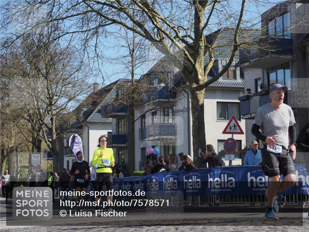 06.04.2025 - 44. Internationalen Wilhelmsburger Insellauf Luisa Fischer http://msf.ph/oto/7578571 06.04.2025 10:39:04 Ziel 4542, 3915, 709, 4253 meine-sportfotos.de
