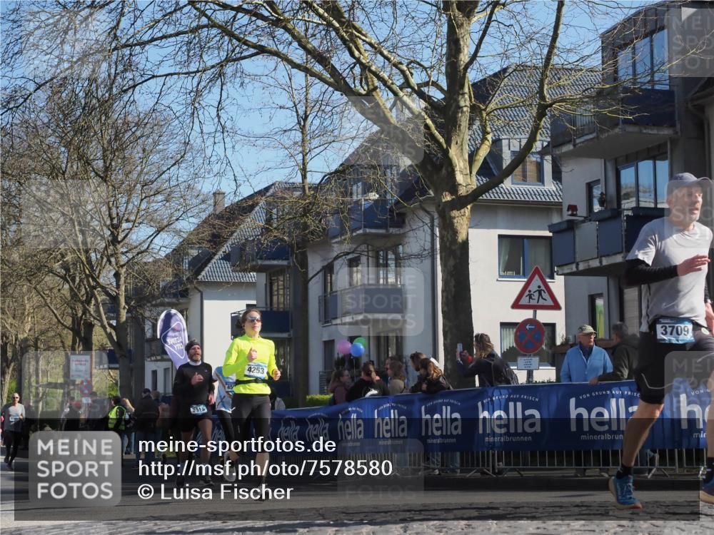 06.04.2025 - 44. Internationalen Wilhelmsburger Insellauf Luisa Fischer http://msf.ph/oto/7578580 06.04.2025 10:39:04 Ziel 4992, 3915, 45, 4253, 3709 meine-sportfotos.de