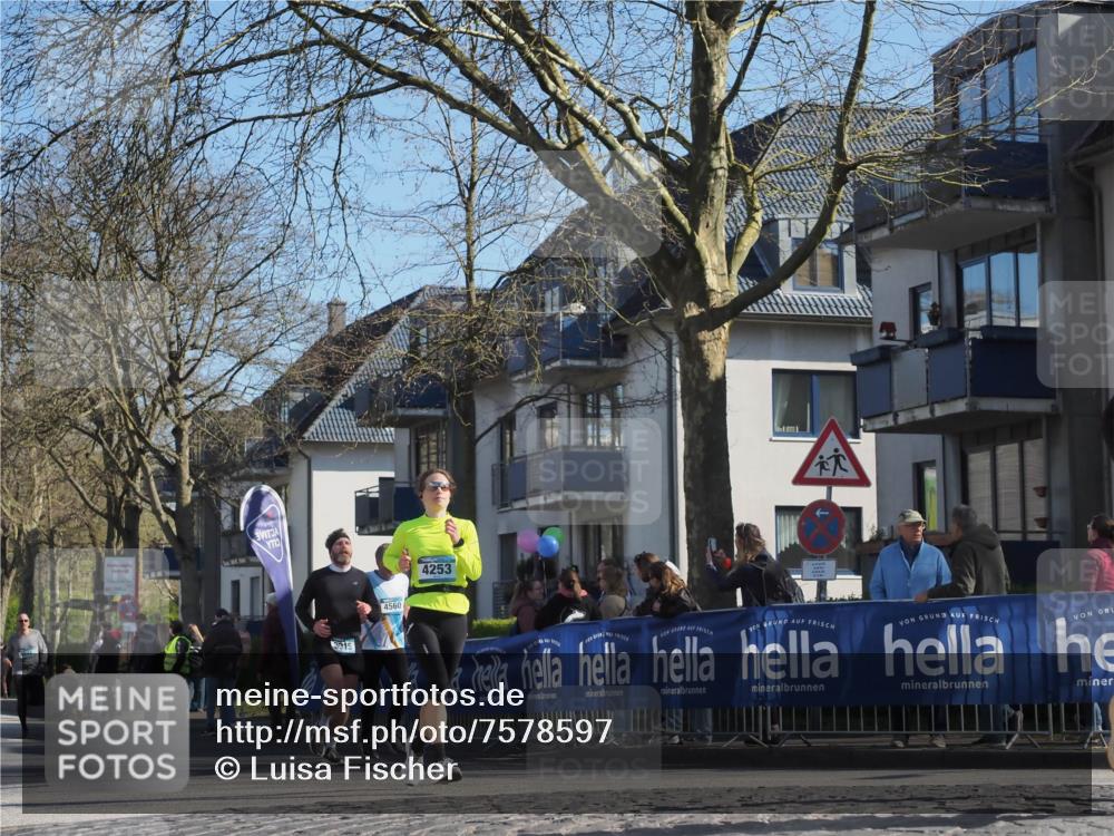 06.04.2025 - 44. Internationalen Wilhelmsburger Insellauf Luisa Fischer http://msf.ph/oto/7578597 06.04.2025 10:39:04 Ziel 4592, 3915, 4560, 4253 meine-sportfotos.de