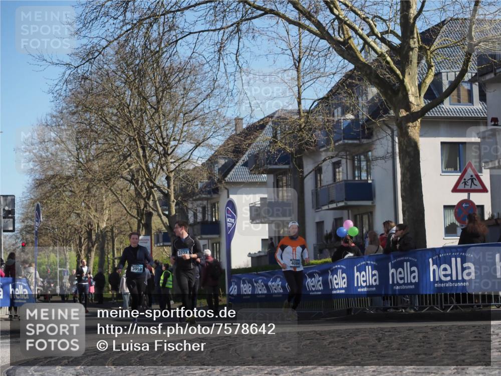 06.04.2025 - 44. Internationalen Wilhelmsburger Insellauf Luisa Fischer http://msf.ph/oto/7578642 06.04.2025 10:43:53 Ziel 3959, 3772, 4084 meine-sportfotos.de
