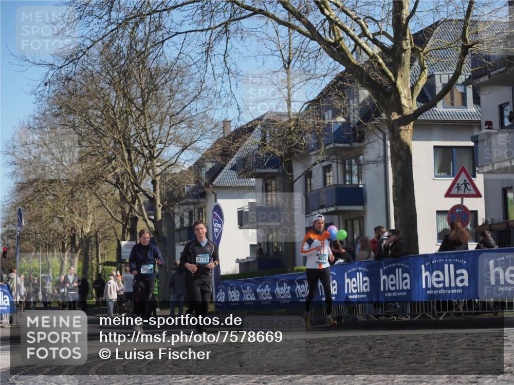 06.04.2025 - 44. Internationalen Wilhelmsburger Insellauf Luisa Fischer http://msf.ph/oto/7578669 06.04.2025 10:43:54 Ziel 3959, 3772, 4084 meine-sportfotos.de