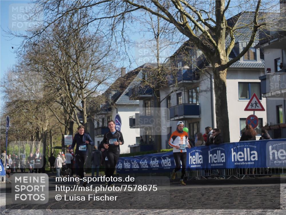 06.04.2025 - 44. Internationalen Wilhelmsburger Insellauf Luisa Fischer http://msf.ph/oto/7578675 06.04.2025 10:43:54 Ziel 3959, 3772, 4084 meine-sportfotos.de