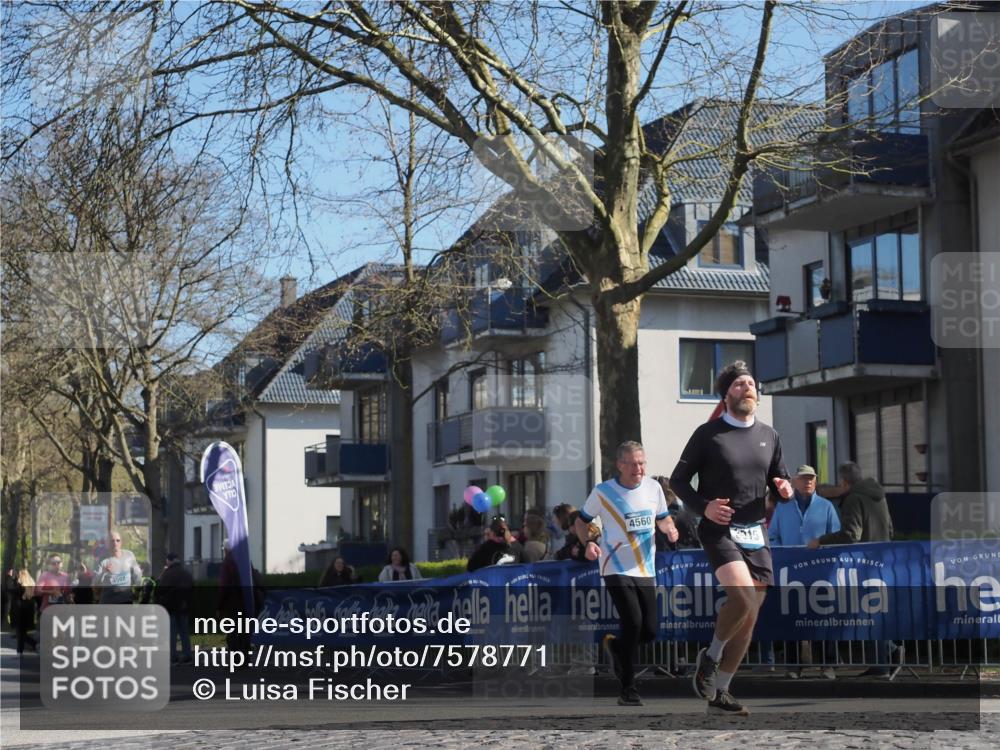 06.04.2025 - 44. Internationalen Wilhelmsburger Insellauf Luisa Fischer http://msf.ph/oto/7578771 06.04.2025 10:39:06 Ziel 4592, 4560 meine-sportfotos.de