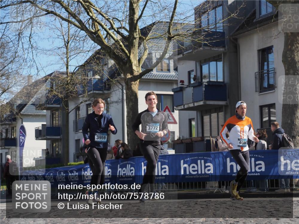 06.04.2025 - 44. Internationalen Wilhelmsburger Insellauf Luisa Fischer http://msf.ph/oto/7578786 06.04.2025 10:43:56 Ziel 3959, 3772, 4084 meine-sportfotos.de