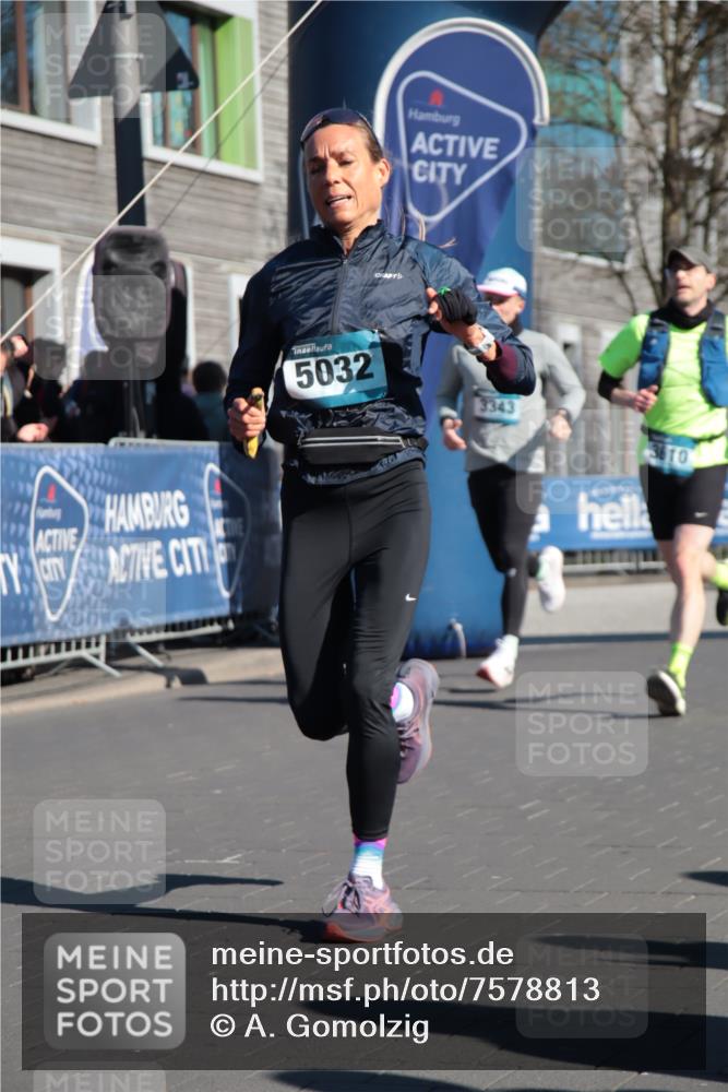06.04.2025 - 44. Internationalen Wilhelmsburger Insellauf A. Gomolzig http://msf.ph/oto/7578813 06.04.2025 10:27:08 Ziel 3343, 3486, 3516, 3610, 4203, 4259, 5032 meine-sportfotos.de