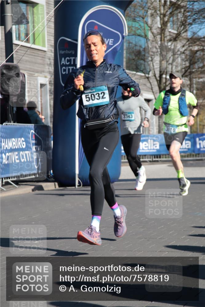 06.04.2025 - 44. Internationalen Wilhelmsburger Insellauf A. Gomolzig http://msf.ph/oto/7578819 06.04.2025 10:27:08 Ziel 3343, 3486, 3516, 3610, 4203, 4259, 5032 meine-sportfotos.de