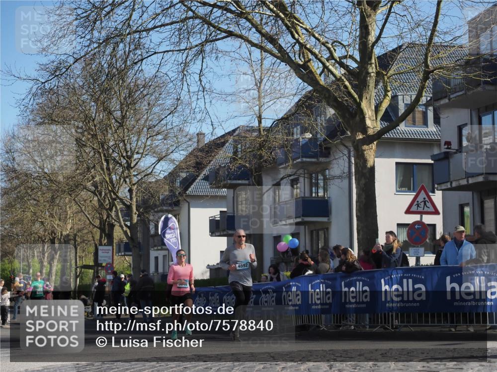 06.04.2025 - 44. Internationalen Wilhelmsburger Insellauf Luisa Fischer http://msf.ph/oto/7578840 06.04.2025 10:39:08 Ziel 4592 meine-sportfotos.de