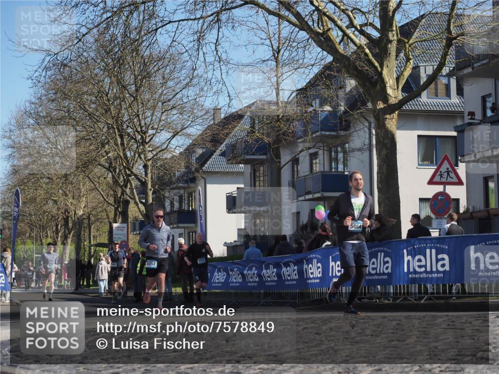 06.04.2025 - 44. Internationalen Wilhelmsburger Insellauf Luisa Fischer http://msf.ph/oto/7578849 06.04.2025 10:44:03 Ziel 3057, 4429, 5064, 3232 meine-sportfotos.de