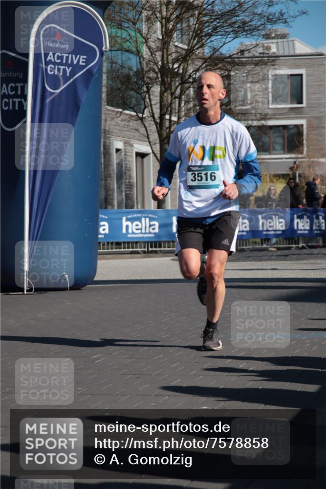 06.04.2025 - 44. Internationalen Wilhelmsburger Insellauf A. Gomolzig http://msf.ph/oto/7578858 06.04.2025 10:27:05 Ziel 3343, 3486, 3516, 3610, 4073, 4388, 5032 meine-sportfotos.de