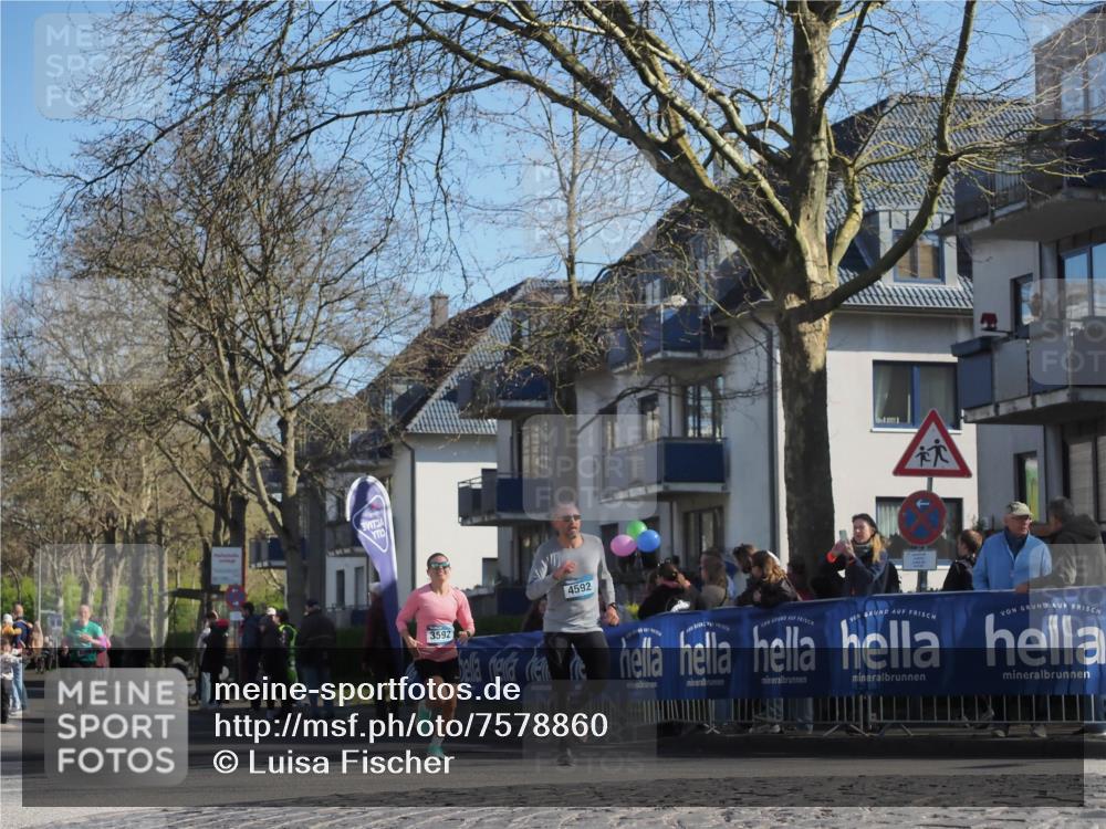 06.04.2025 - 44. Internationalen Wilhelmsburger Insellauf Luisa Fischer http://msf.ph/oto/7578860 06.04.2025 10:39:09 Ziel 4592, 3592 meine-sportfotos.de