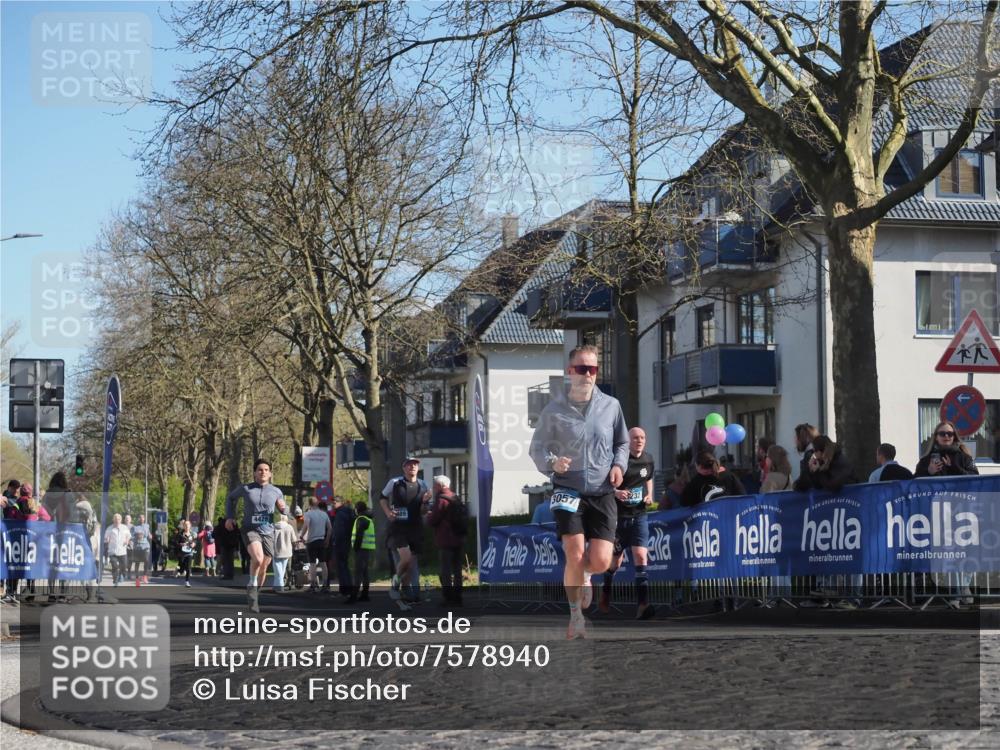 06.04.2025 - 44. Internationalen Wilhelmsburger Insellauf Luisa Fischer http://msf.ph/oto/7578940 06.04.2025 10:44:04 Ziel 4429, 3057, 232 meine-sportfotos.de