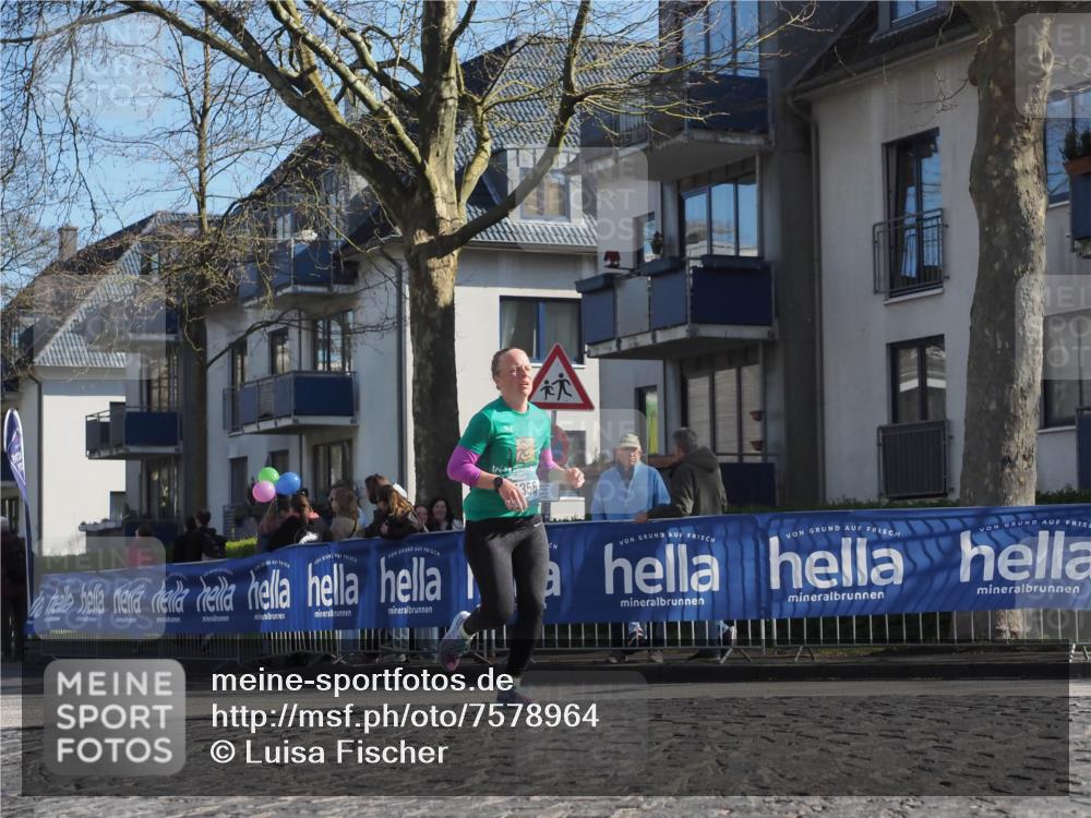 06.04.2025 - 44. Internationalen Wilhelmsburger Insellauf Luisa Fischer http://msf.ph/oto/7578964 06.04.2025 10:39:15 Ziel 356 meine-sportfotos.de
