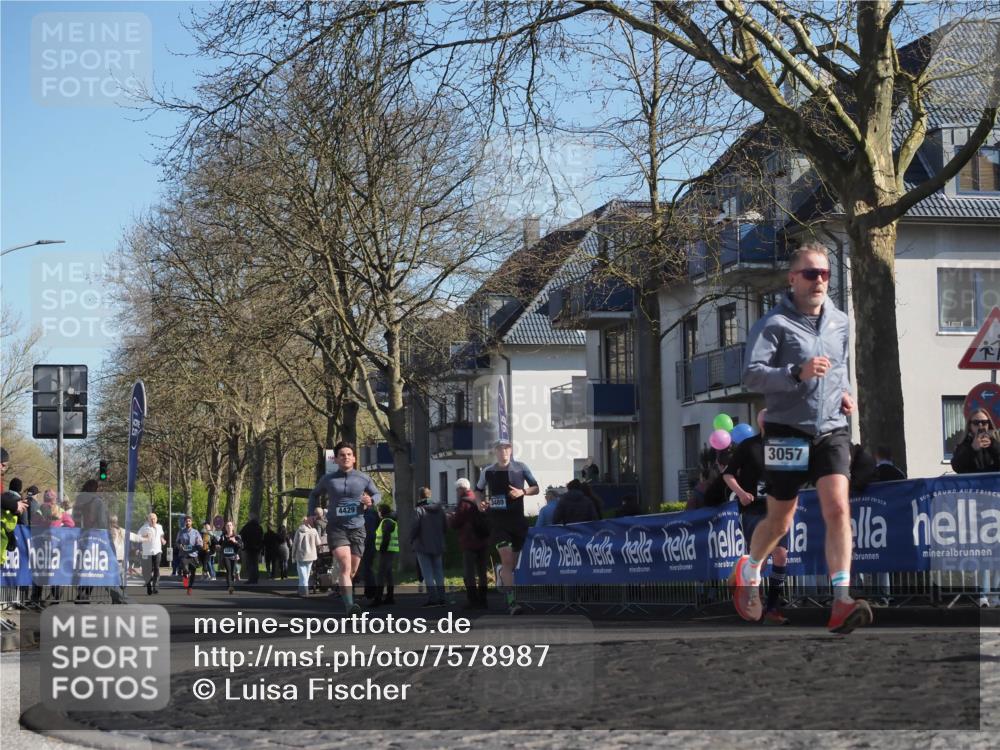 06.04.2025 - 44. Internationalen Wilhelmsburger Insellauf Luisa Fischer http://msf.ph/oto/7578987 06.04.2025 10:44:05 Ziel 4429, 3489, 3057 meine-sportfotos.de