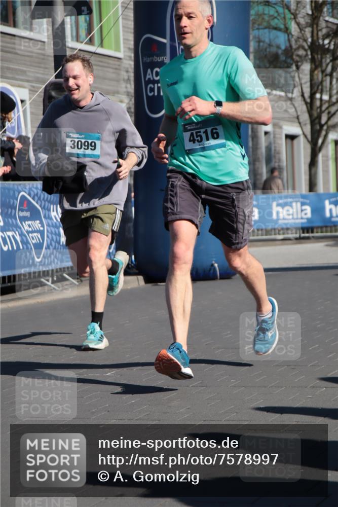 06.04.2025 - 44. Internationalen Wilhelmsburger Insellauf A. Gomolzig http://msf.ph/oto/7578997 06.04.2025 10:26:47 Ziel 3099, 4327, 4516, 5076 meine-sportfotos.de