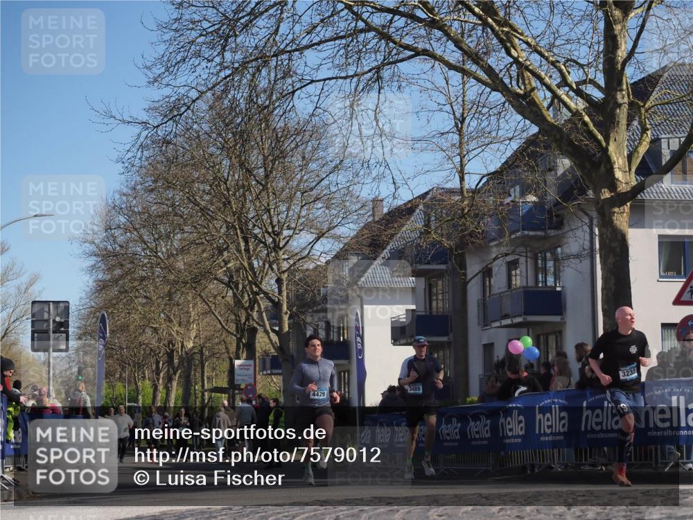 06.04.2025 - 44. Internationalen Wilhelmsburger Insellauf Luisa Fischer http://msf.ph/oto/7579012 06.04.2025 10:44:06 Ziel 4429, 3489, 3232 meine-sportfotos.de