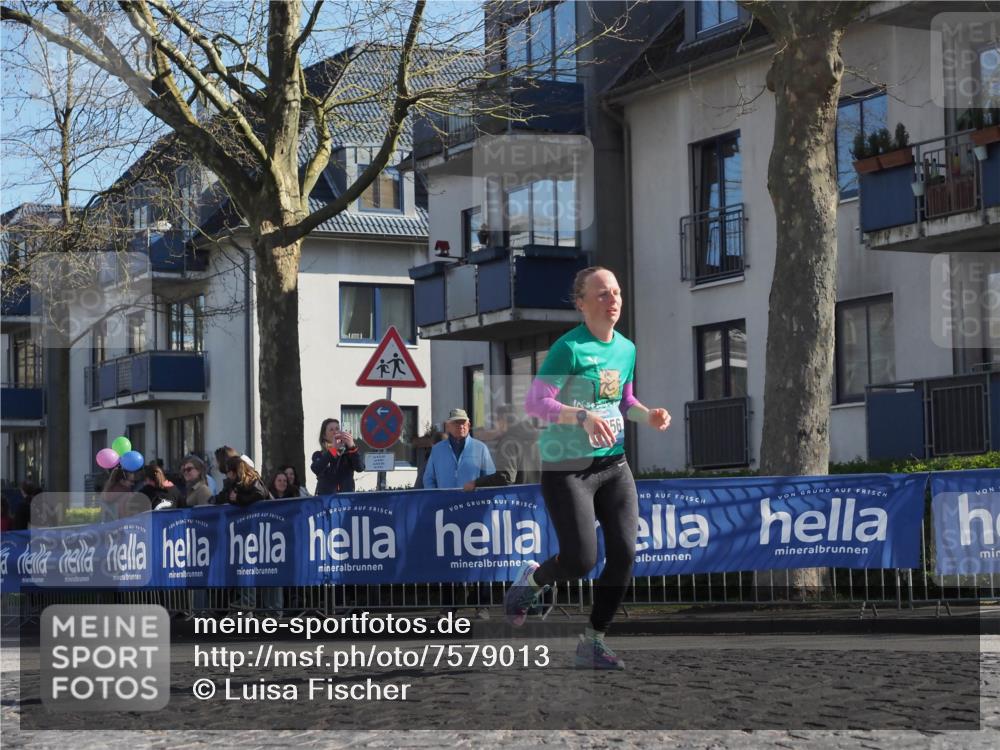 06.04.2025 - 44. Internationalen Wilhelmsburger Insellauf Luisa Fischer http://msf.ph/oto/7579013 06.04.2025 10:39:16 Ziel  meine-sportfotos.de