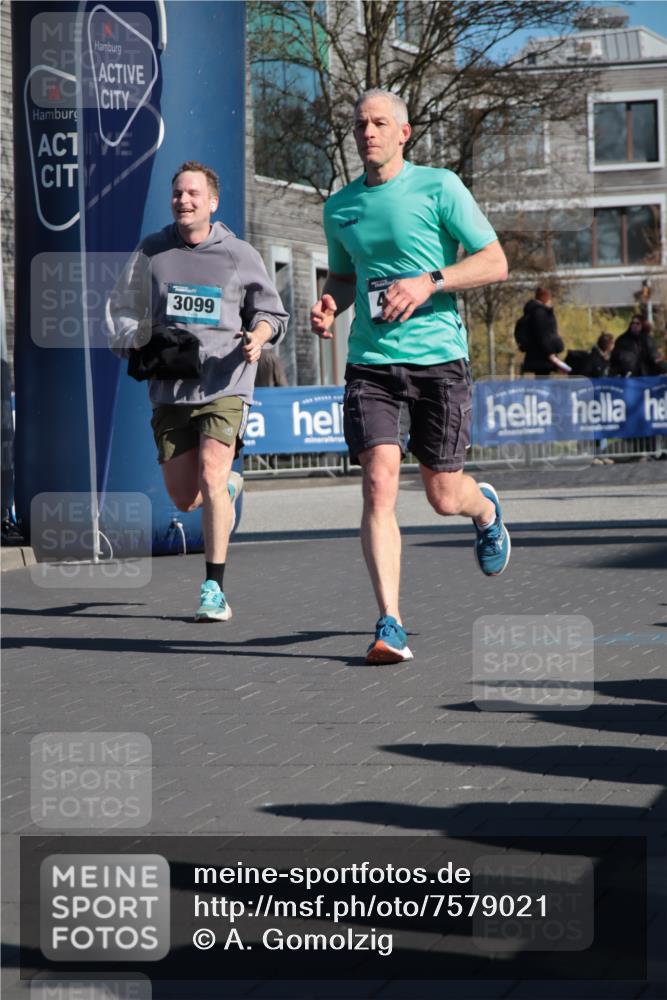 06.04.2025 - 44. Internationalen Wilhelmsburger Insellauf A. Gomolzig http://msf.ph/oto/7579021 06.04.2025 10:26:46 Ziel 3099, 4327, 4516, 5076 meine-sportfotos.de