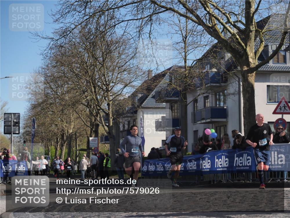 06.04.2025 - 44. Internationalen Wilhelmsburger Insellauf Luisa Fischer http://msf.ph/oto/7579026 06.04.2025 10:44:06 Ziel 4429, 3489, 3232 meine-sportfotos.de