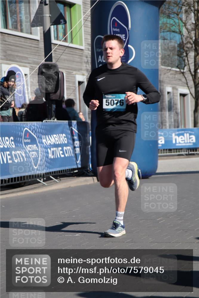 06.04.2025 - 44. Internationalen Wilhelmsburger Insellauf A. Gomolzig http://msf.ph/oto/7579045 06.04.2025 10:26:43 Ziel 3099, 4327, 4404, 4516, 5076 meine-sportfotos.de
