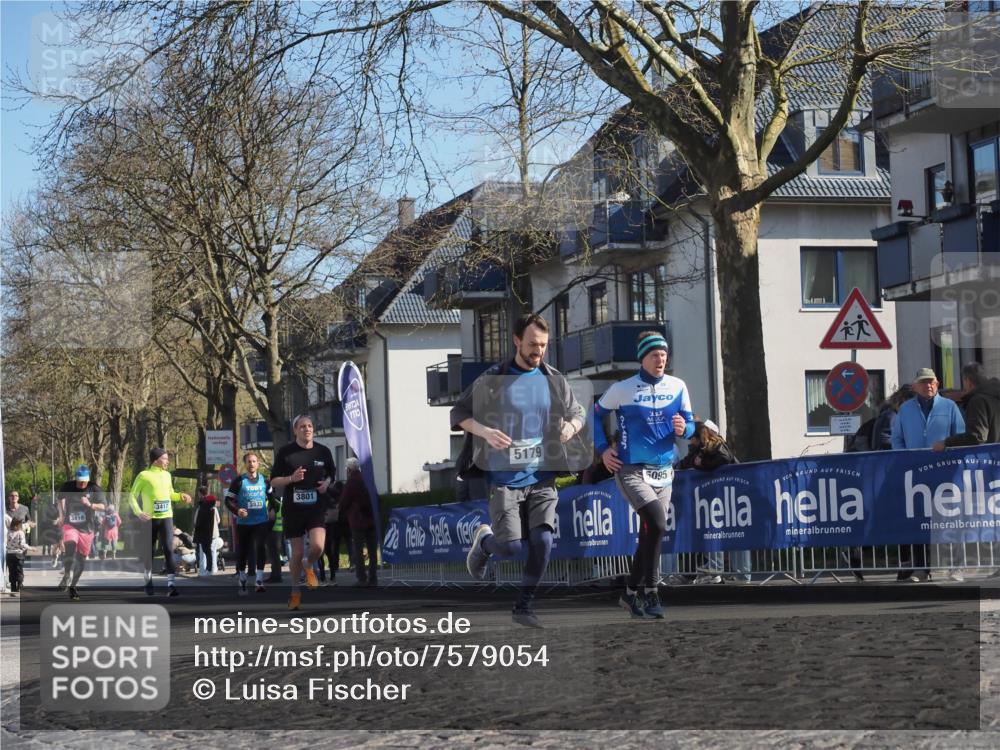06.04.2025 - 44. Internationalen Wilhelmsburger Insellauf Luisa Fischer http://msf.ph/oto/7579054 06.04.2025 10:39:23 Ziel 3417, 3833, 3801, 3418, 5179, 5095 meine-sportfotos.de