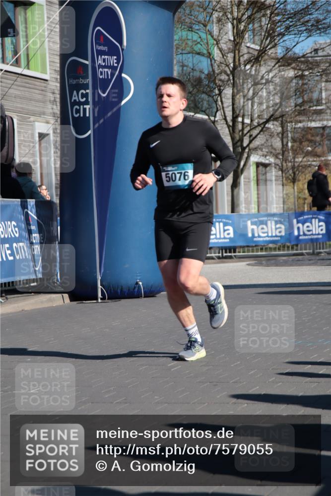 06.04.2025 - 44. Internationalen Wilhelmsburger Insellauf A. Gomolzig http://msf.ph/oto/7579055 06.04.2025 10:26:42 Ziel 3099, 4404, 4516, 5076 meine-sportfotos.de