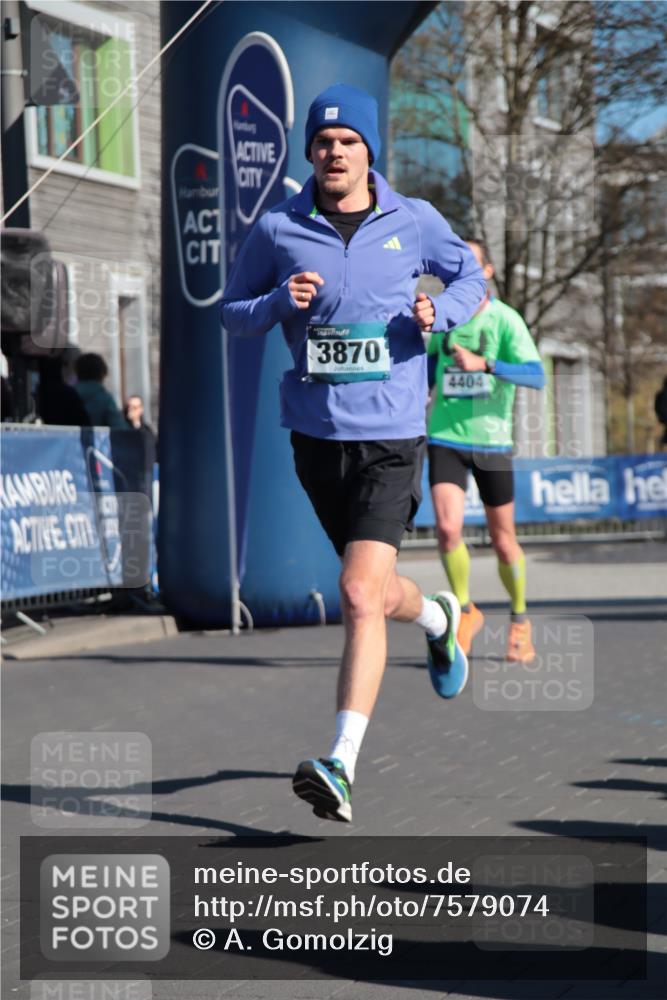 06.04.2025 - 44. Internationalen Wilhelmsburger Insellauf A. Gomolzig http://msf.ph/oto/7579074 06.04.2025 10:26:36 Ziel 3870, 4404, 5076 meine-sportfotos.de