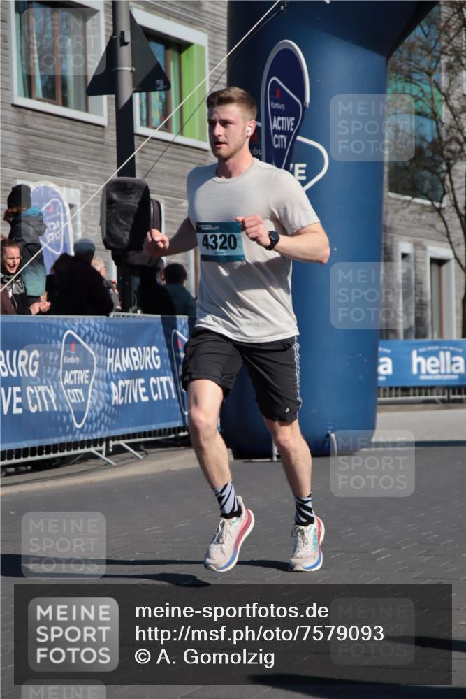 06.04.2025 - 44. Internationalen Wilhelmsburger Insellauf A. Gomolzig http://msf.ph/oto/7579093 06.04.2025 10:26:27 Ziel 3448, 4320 meine-sportfotos.de
