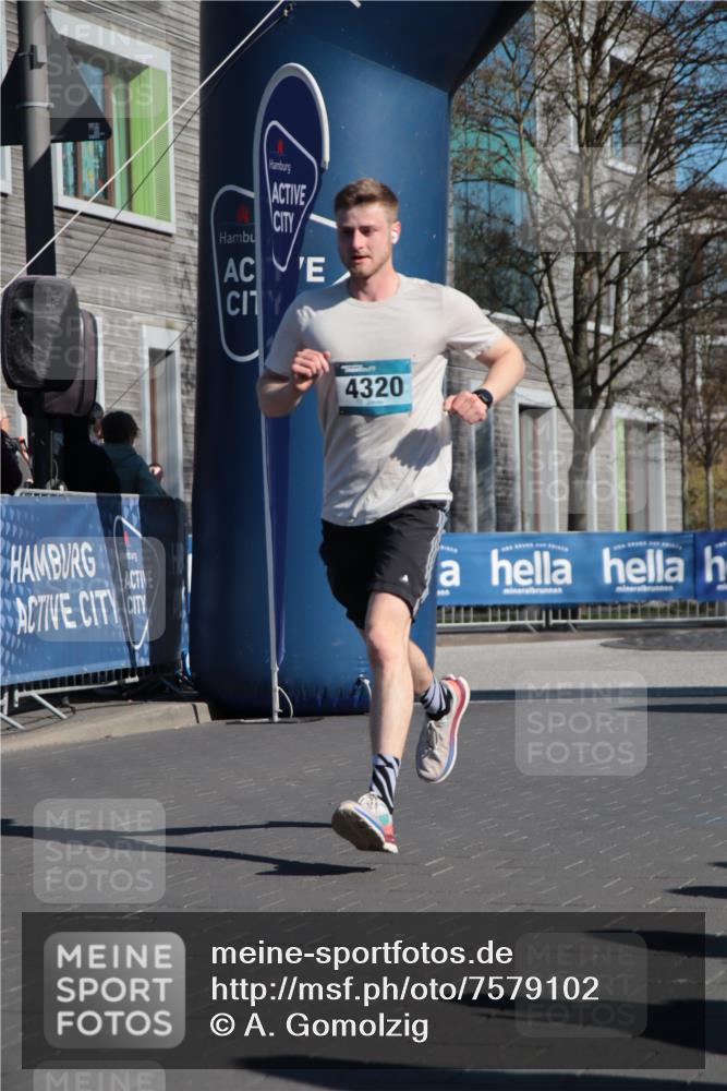 06.04.2025 - 44. Internationalen Wilhelmsburger Insellauf A. Gomolzig http://msf.ph/oto/7579102 06.04.2025 10:26:27 Ziel 3448, 4320 meine-sportfotos.de