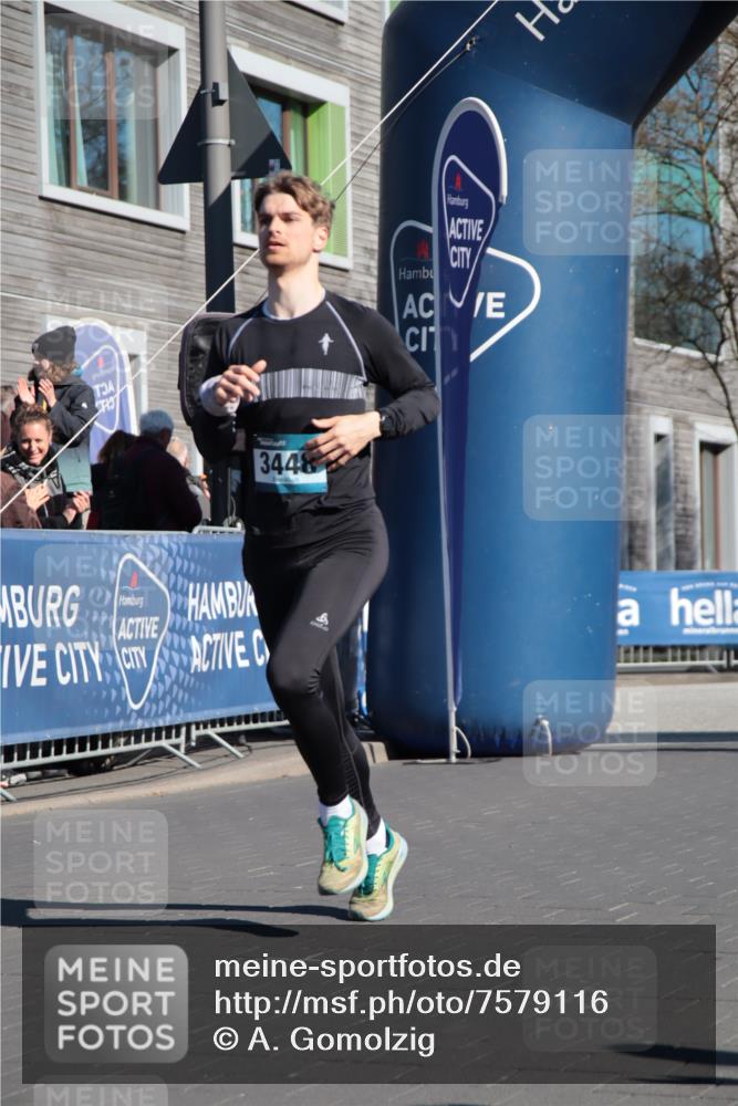 06.04.2025 - 44. Internationalen Wilhelmsburger Insellauf A. Gomolzig http://msf.ph/oto/7579116 06.04.2025 10:26:25 Ziel 3448, 4320 meine-sportfotos.de