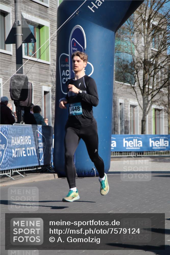 06.04.2025 - 44. Internationalen Wilhelmsburger Insellauf A. Gomolzig http://msf.ph/oto/7579124 06.04.2025 10:26:25 Ziel 3448, 4320 meine-sportfotos.de